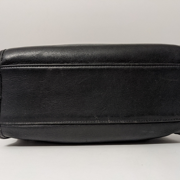 [SOLD] Vintage Coach Manor - Picture 9 of 10